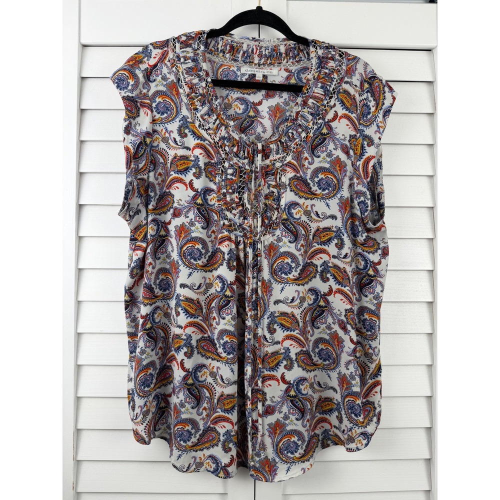 Daniel Rainn Blouse Women XL White Paisley Sleeveless Crochet Trim Ruffle Tie